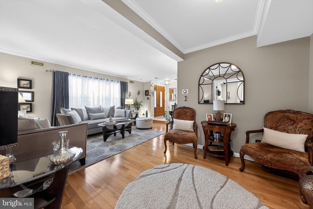 184 PEREGRINE DRIVE