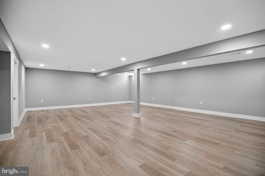 7262 CEDAR AVENUE
