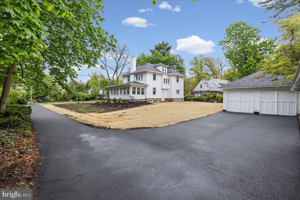 215 BROWNING ROAD