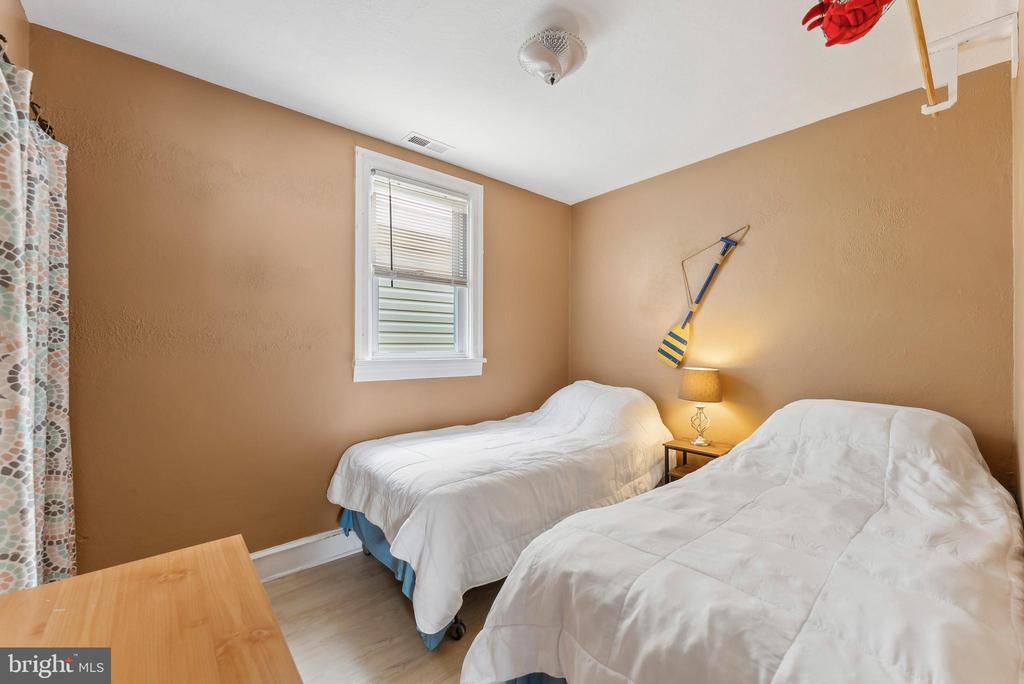 221 W 25th Ave
