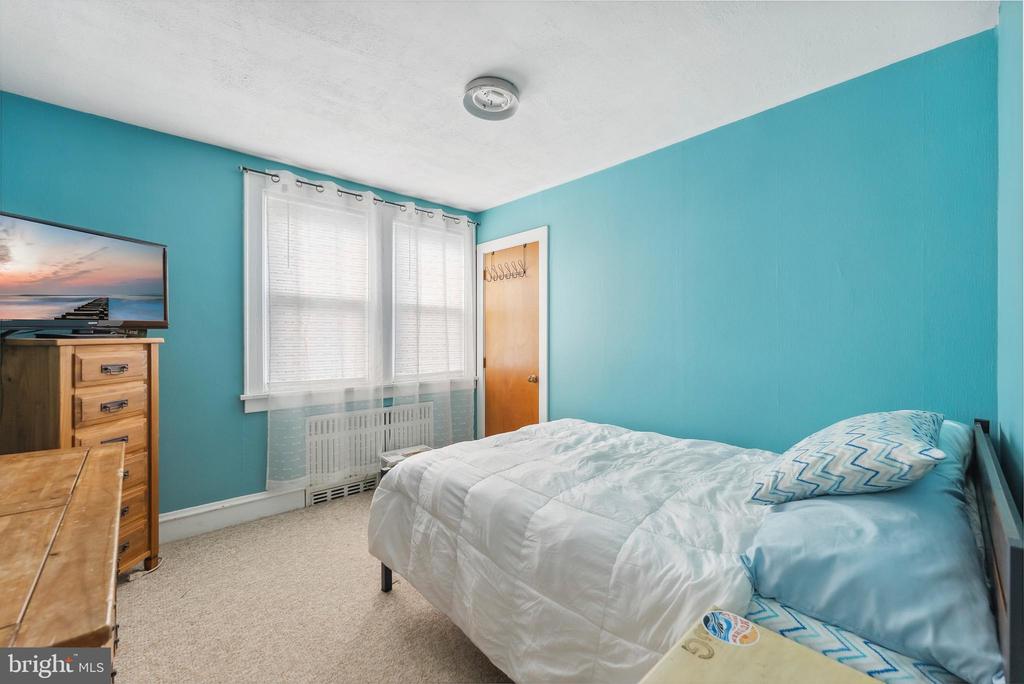 221 W 25th Ave