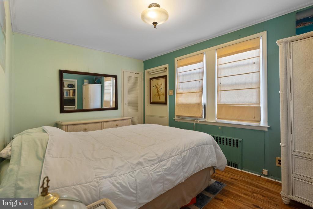 221 W 25th Ave