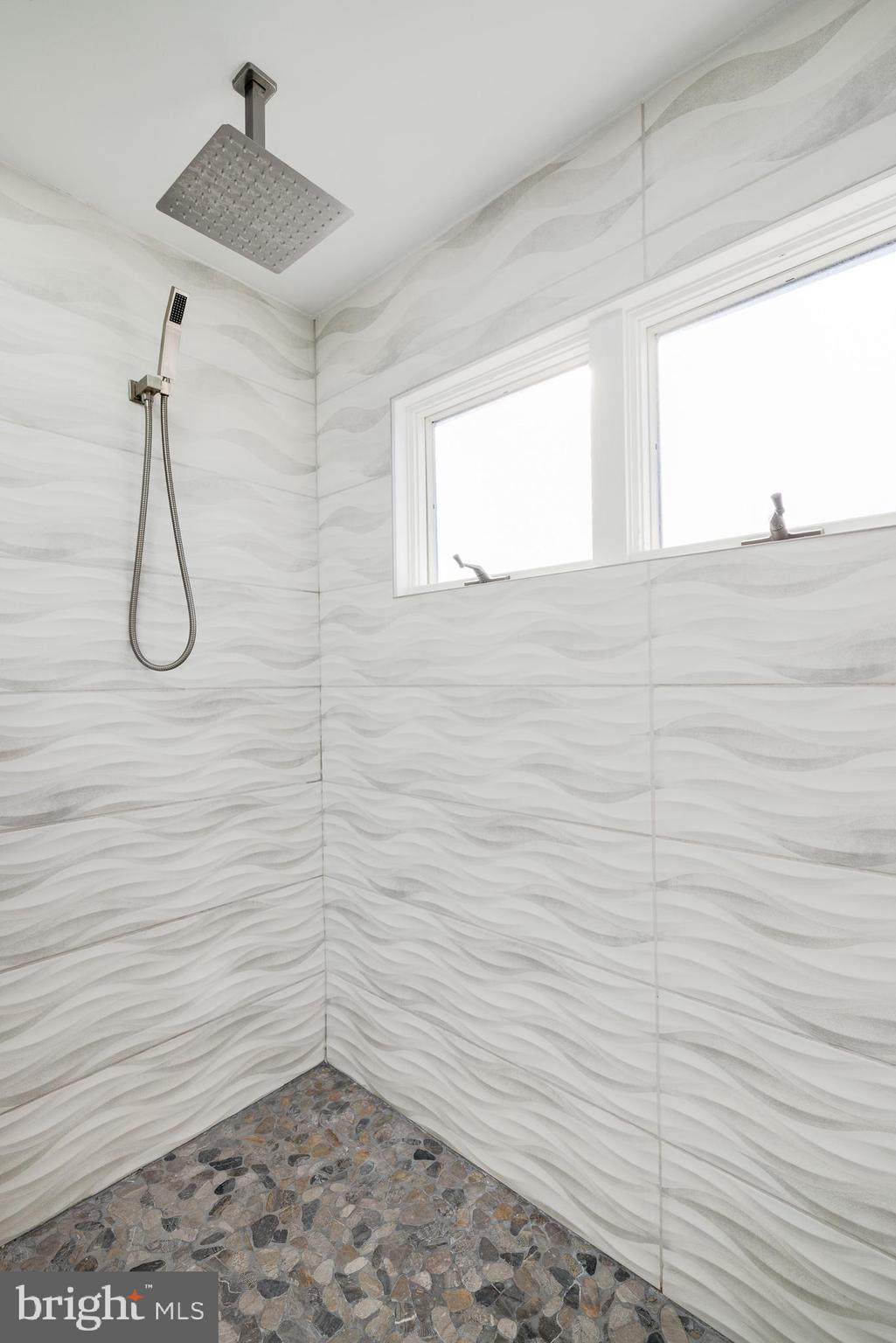 4923 CENTRAL AVENUE 2