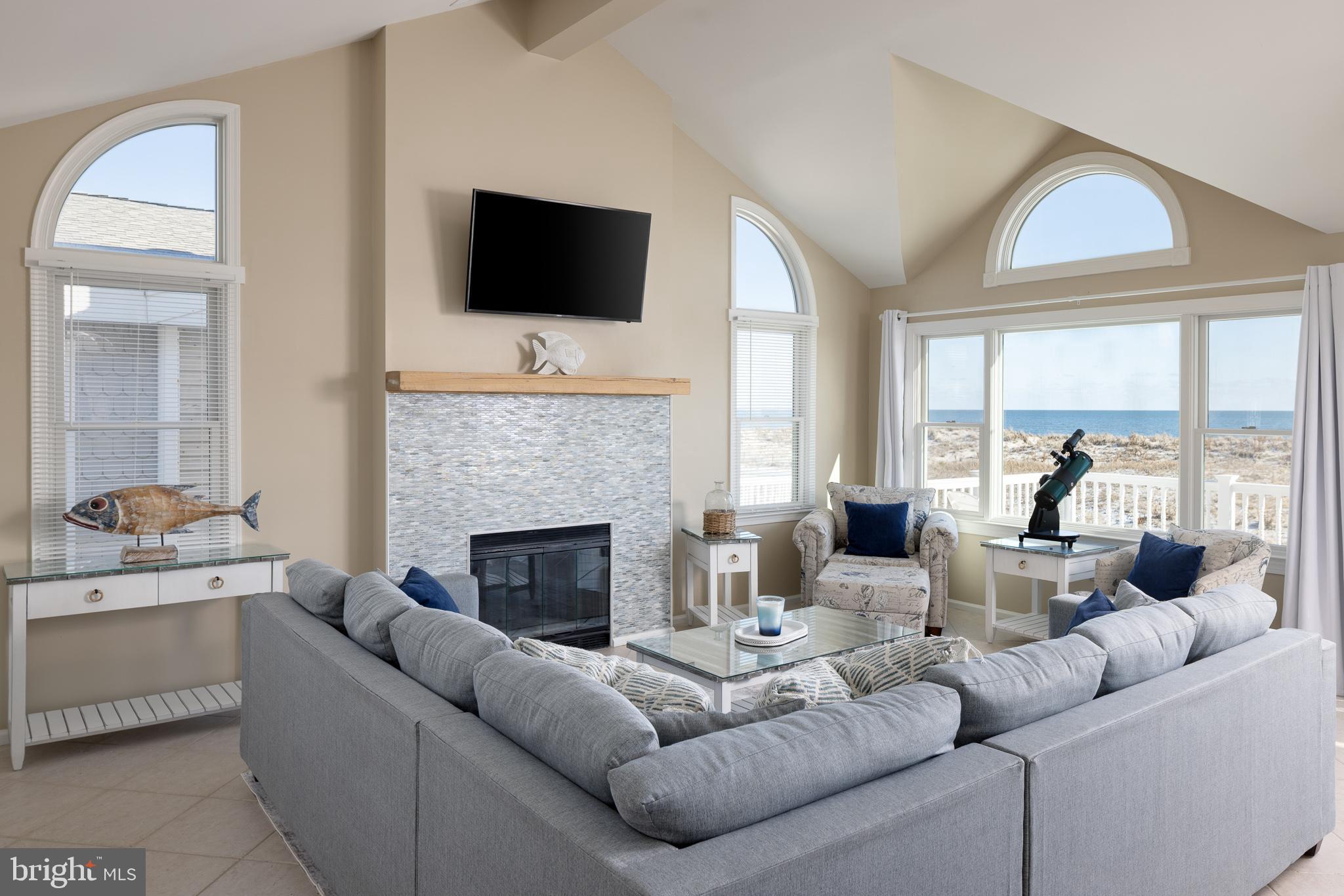 4923 CENTRAL AVENUE 2