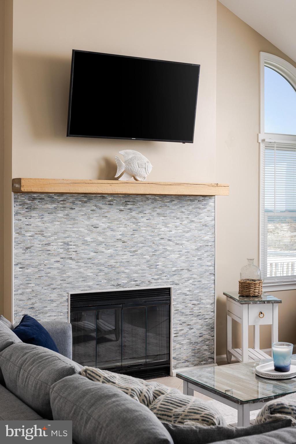 4923 CENTRAL AVENUE 2