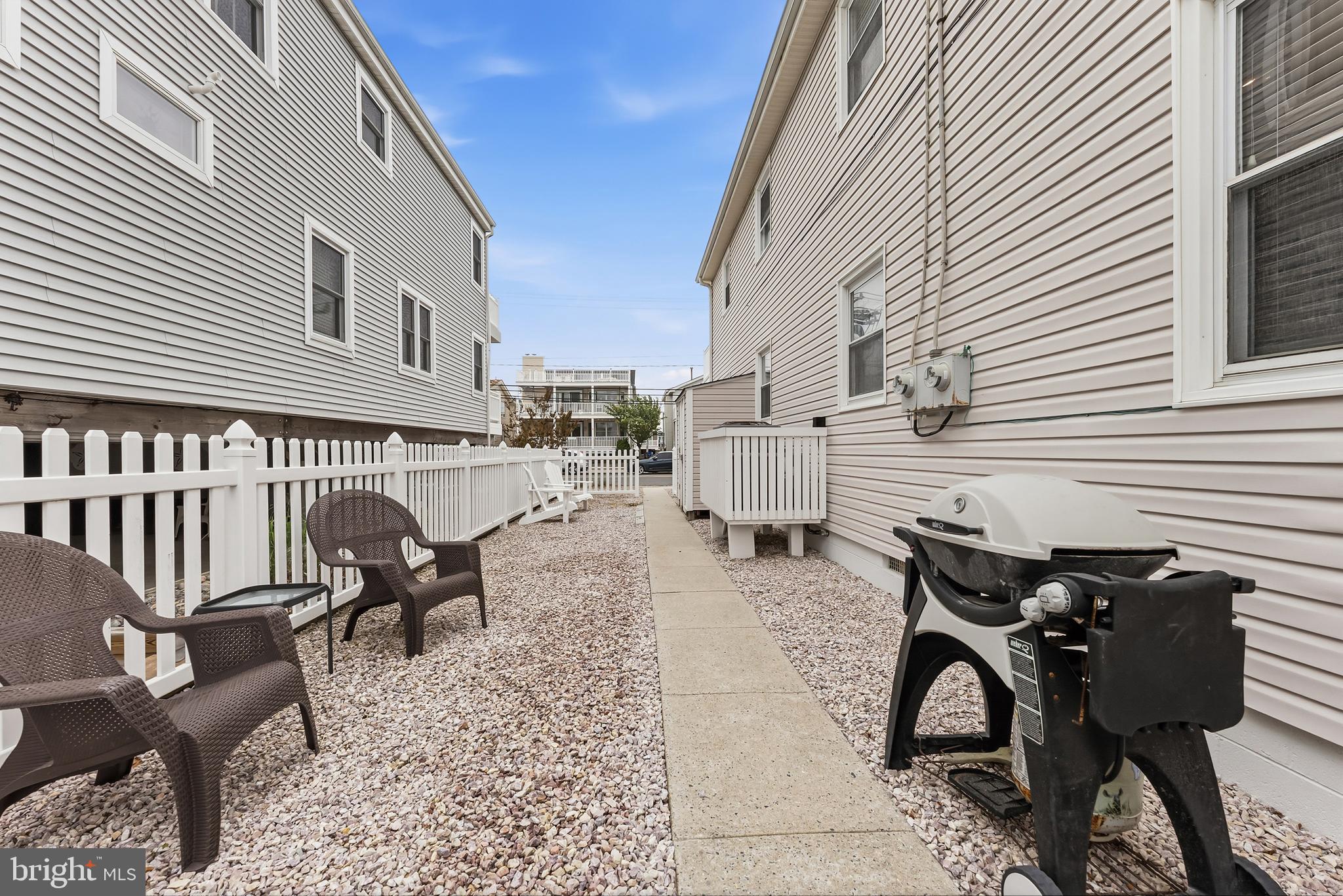 3425 CENTRAL AVENUE -27