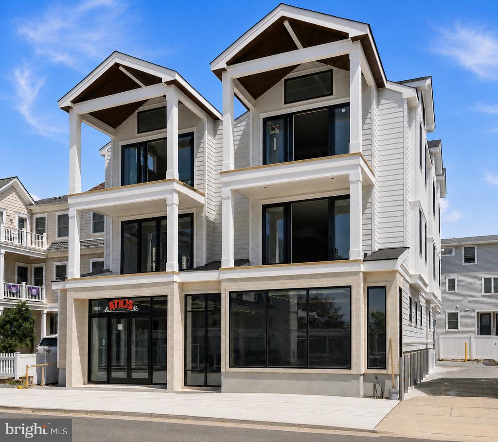 4411 LANDIS AVENUE Unit: 301