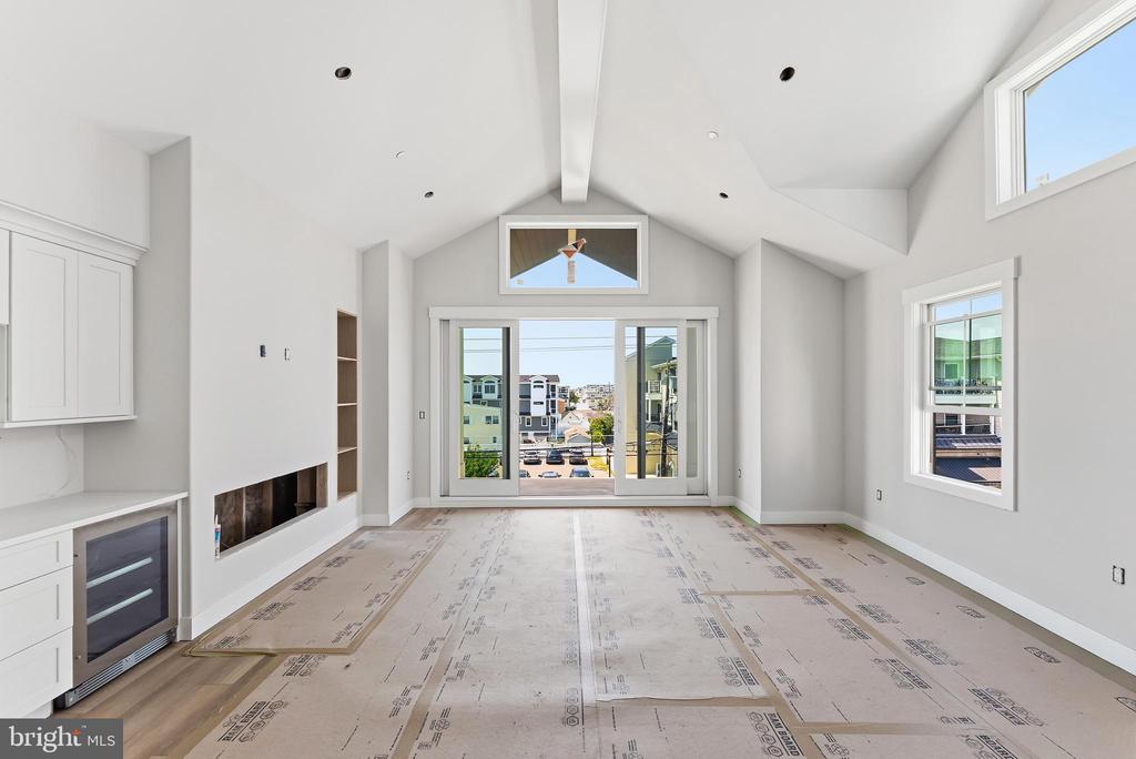 4411 LANDIS AVENUE Unit: 301