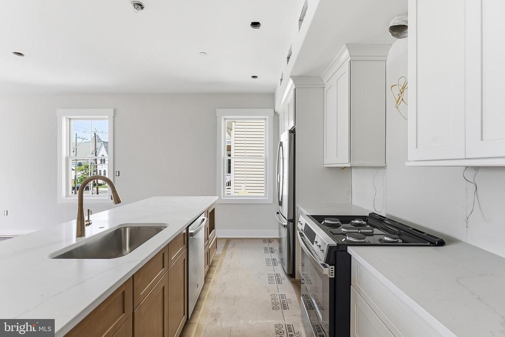 4411 LANDIS AVENUE Unit: 302