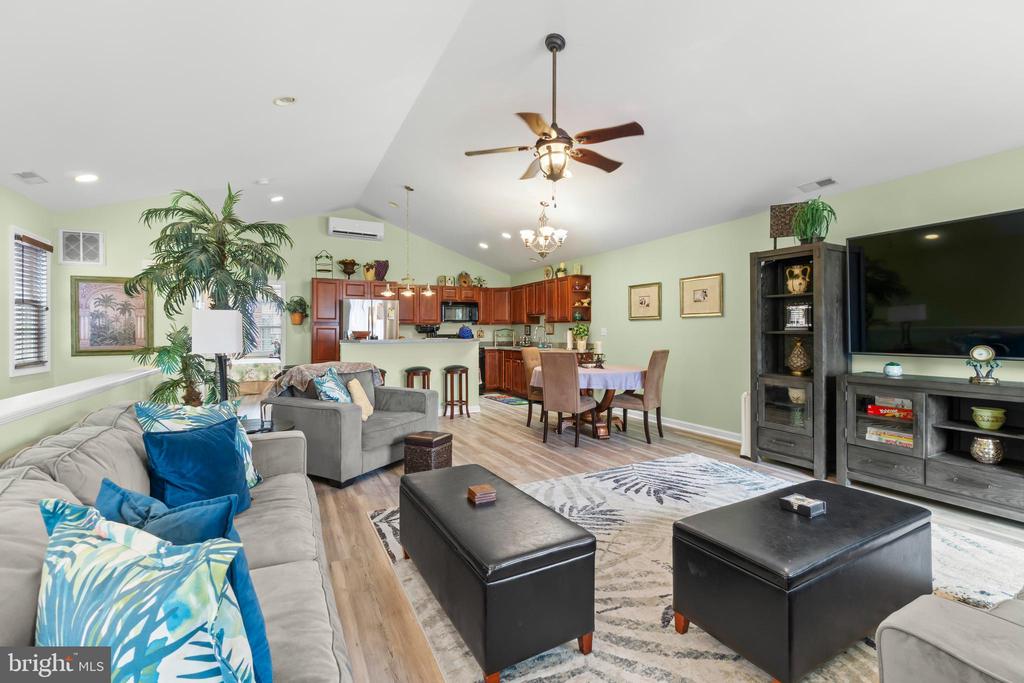 212 E MAGNOLIA AVENUE Unit: D