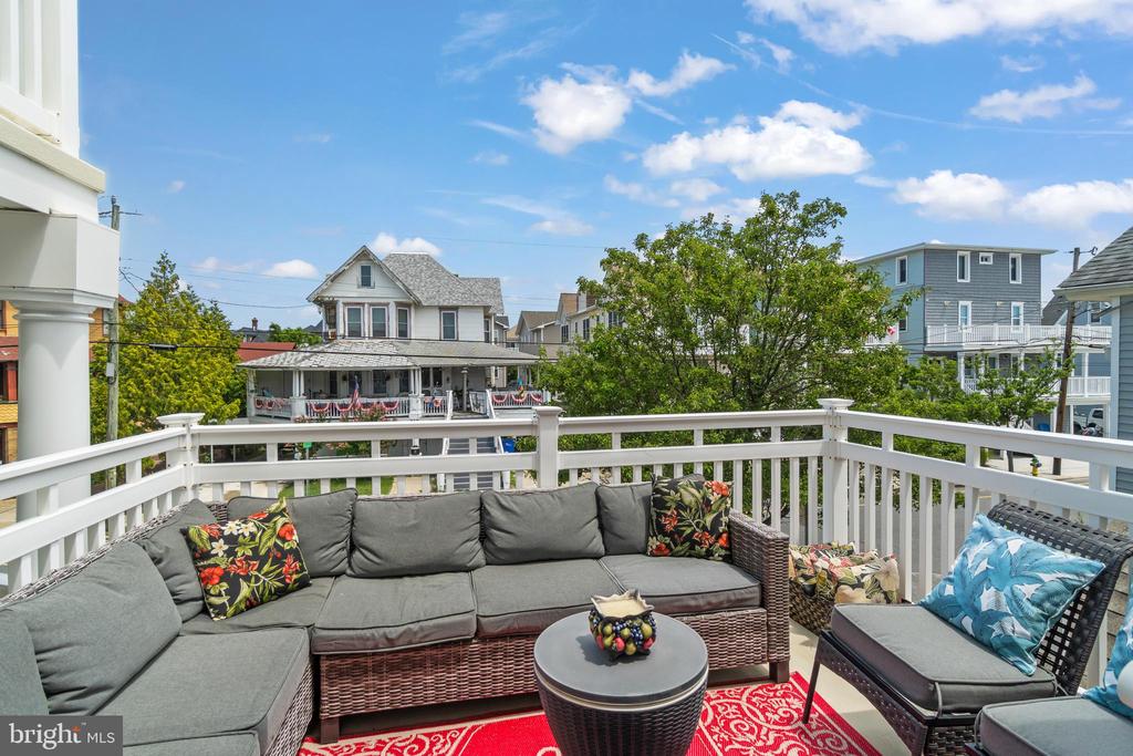 212 E MAGNOLIA AVENUE Unit: D