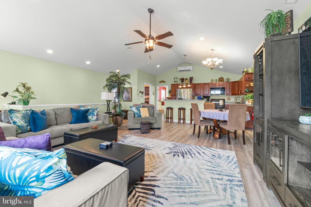 212 E MAGNOLIA AVENUE Unit: D