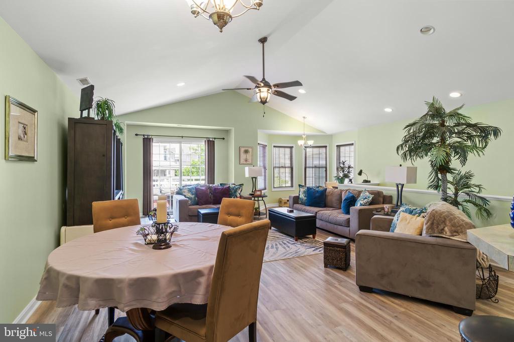 212 E MAGNOLIA AVENUE Unit: D