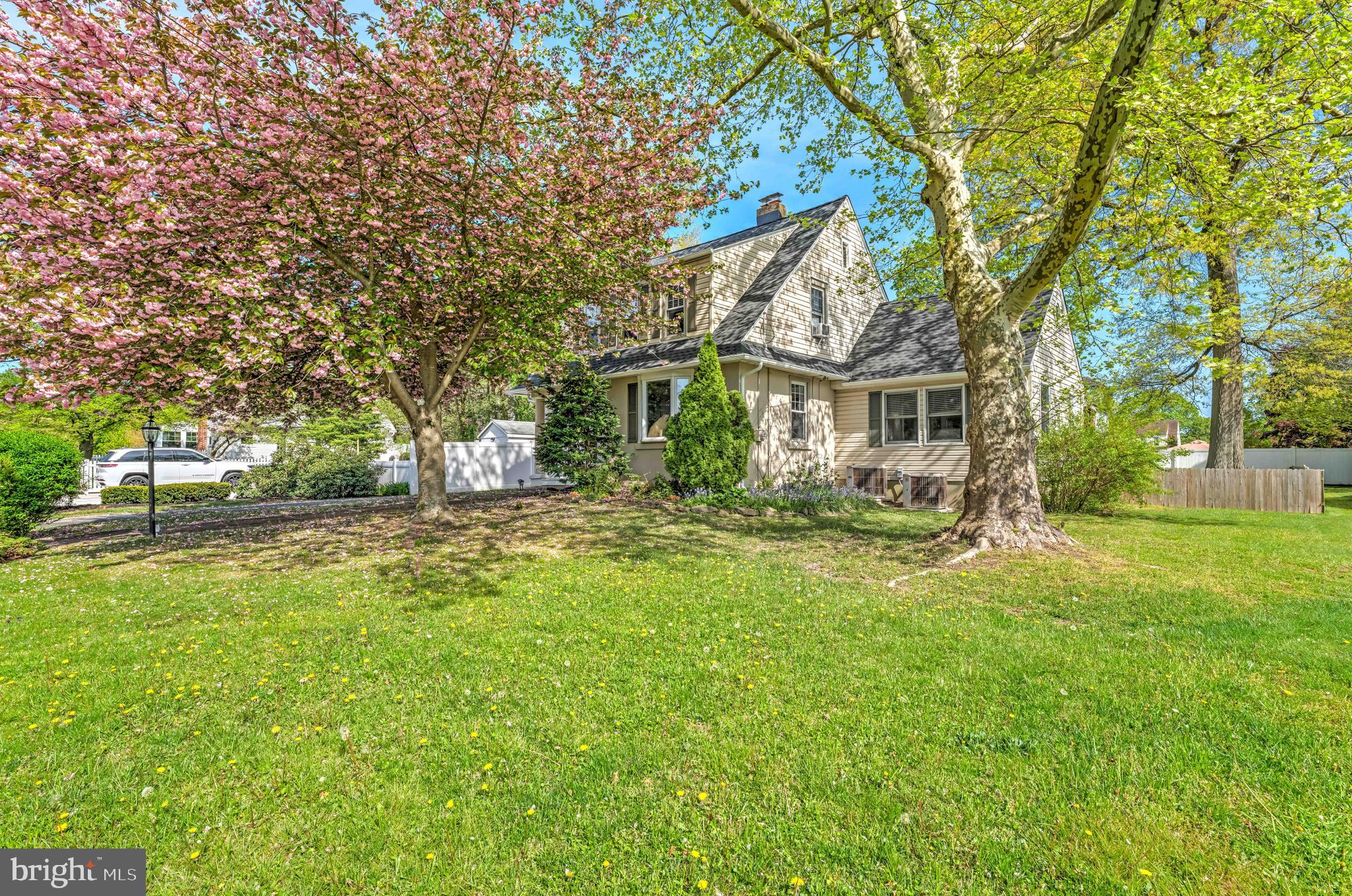 121 E Cumberland Ave