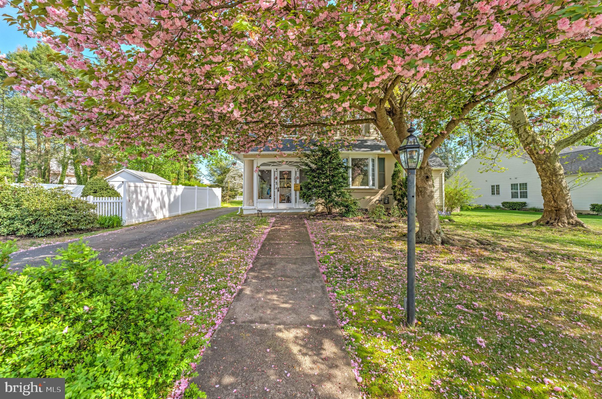 121 E Cumberland Ave