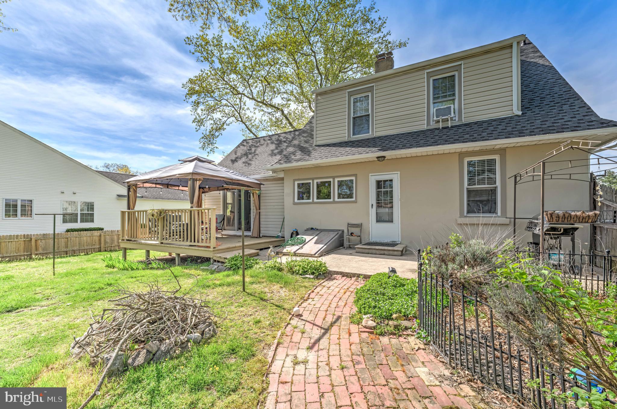 121 E Cumberland Ave