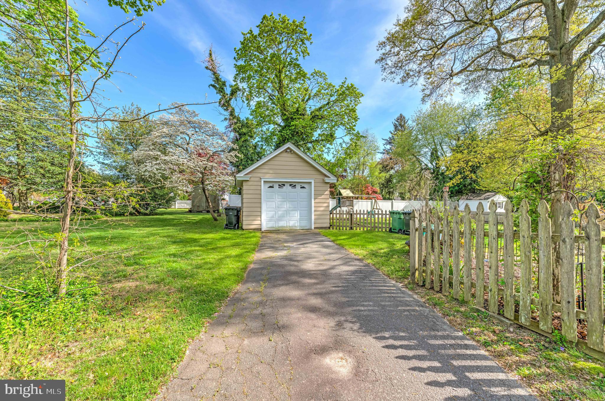 121 E Cumberland Ave