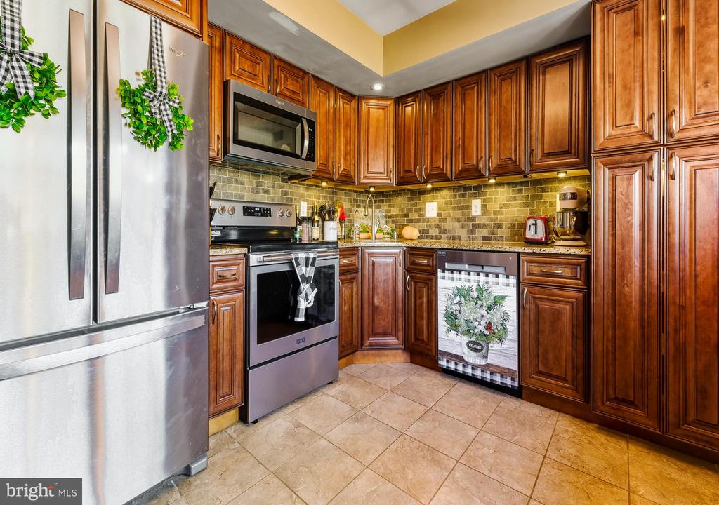423 GREENVIEW
