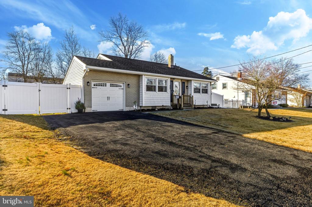 423 GREENVIEW