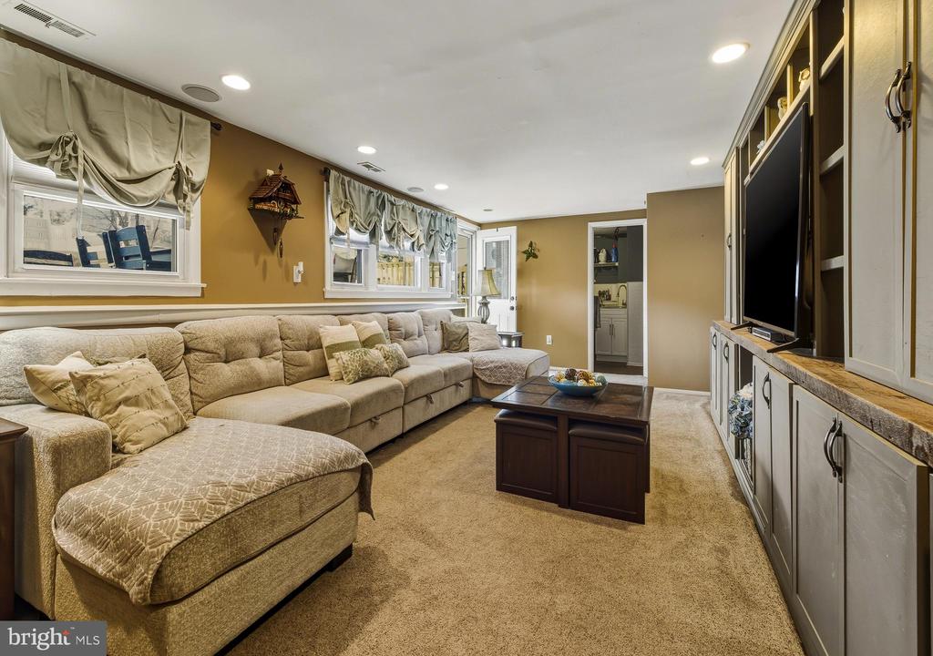 423 GREENVIEW