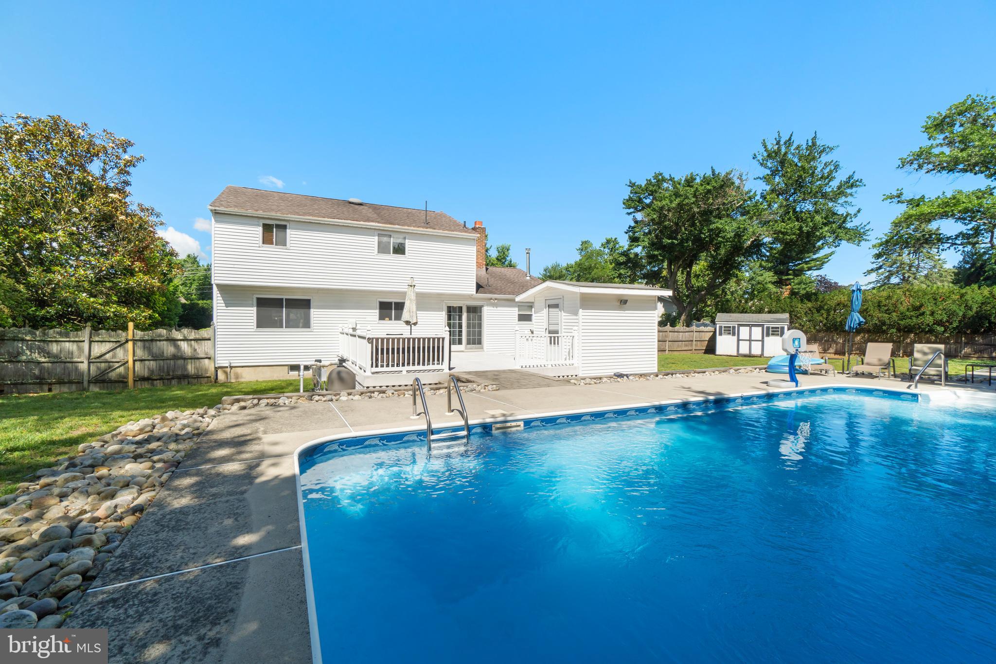 3 LINDEN COURT