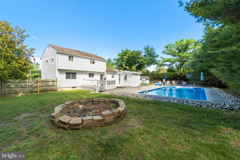 3 LINDEN COURT
