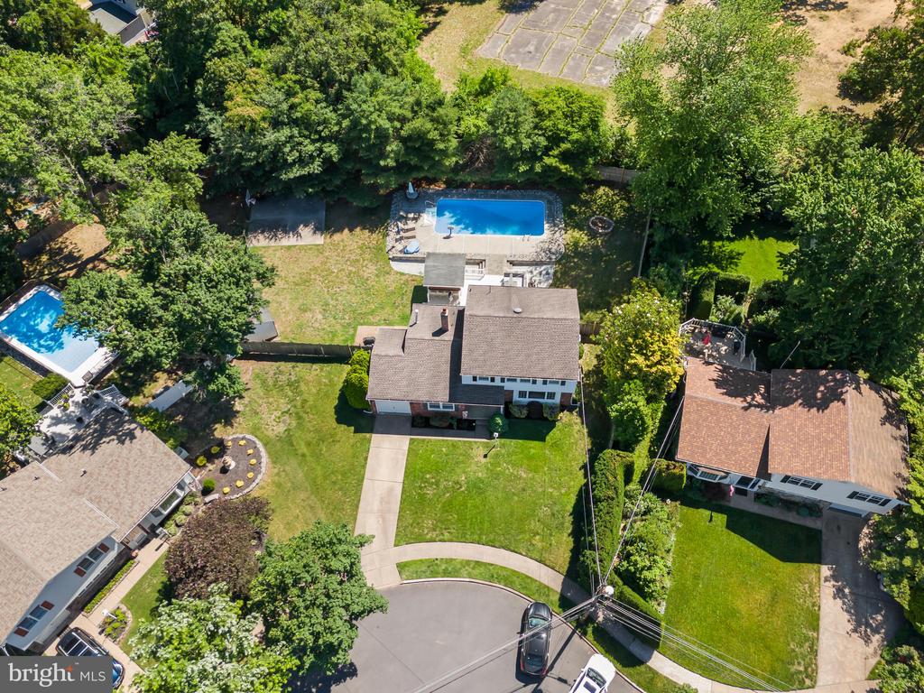 3 LINDEN COURT