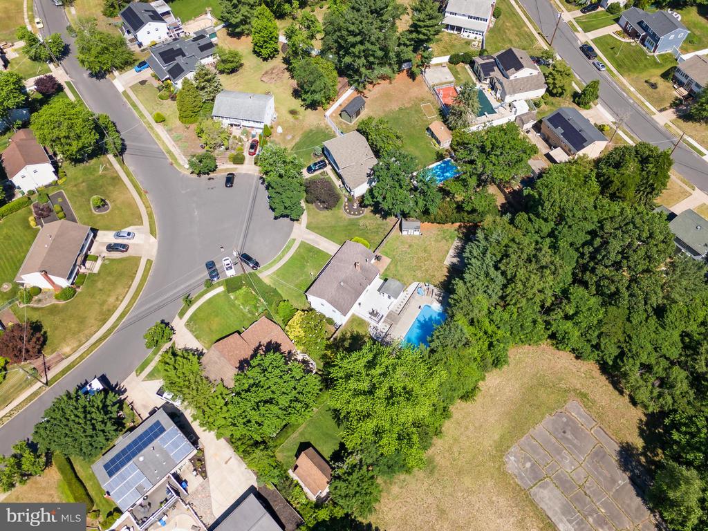 3 LINDEN COURT