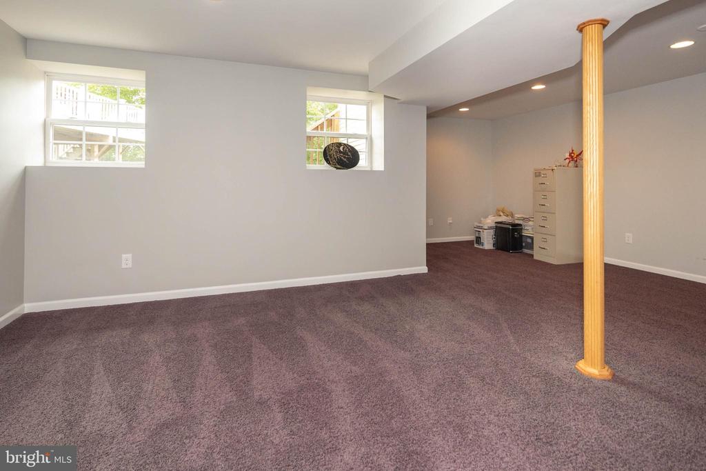 151 FOUNTAYNE LANE