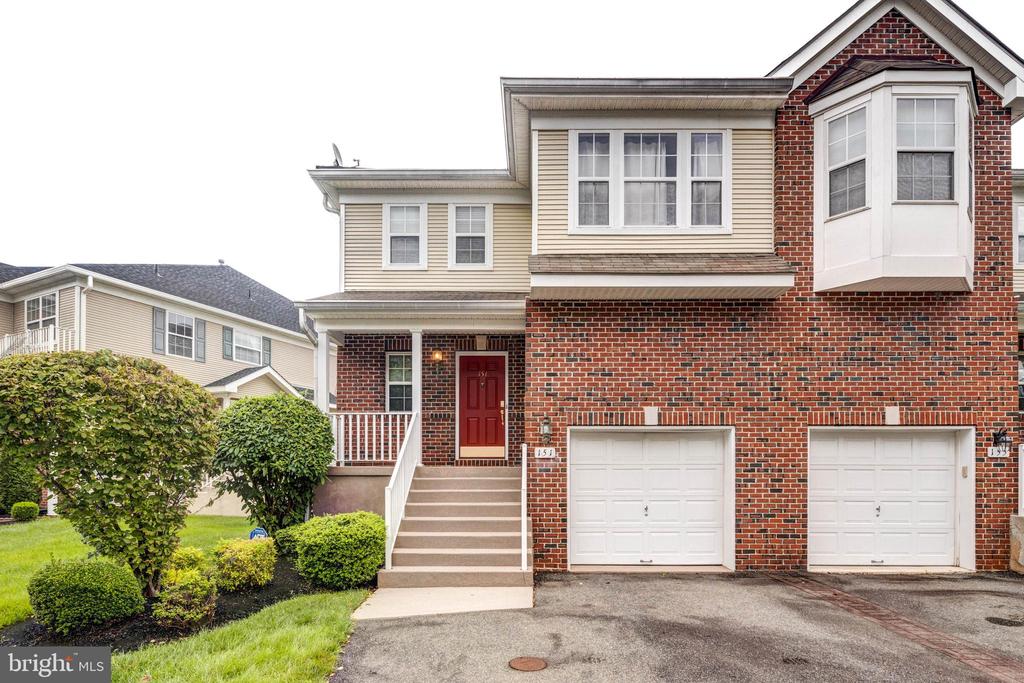 151 FOUNTAYNE LANE
