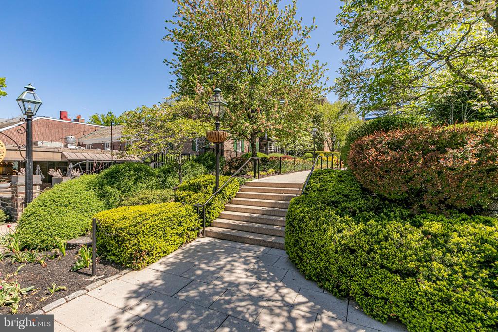 31 PALMER SQ W Unit: A