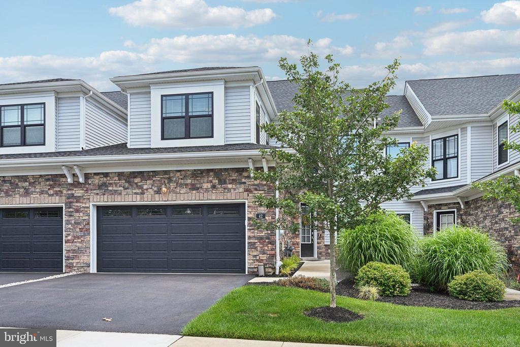 42 DOGLEG LANE