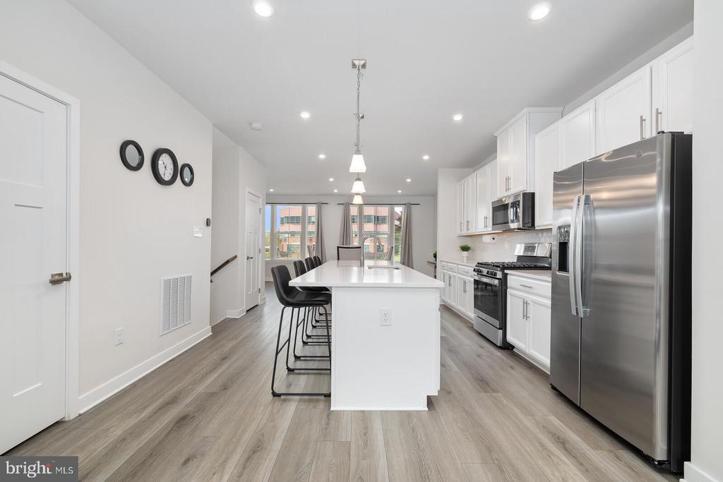 6 DOLCIE LANE