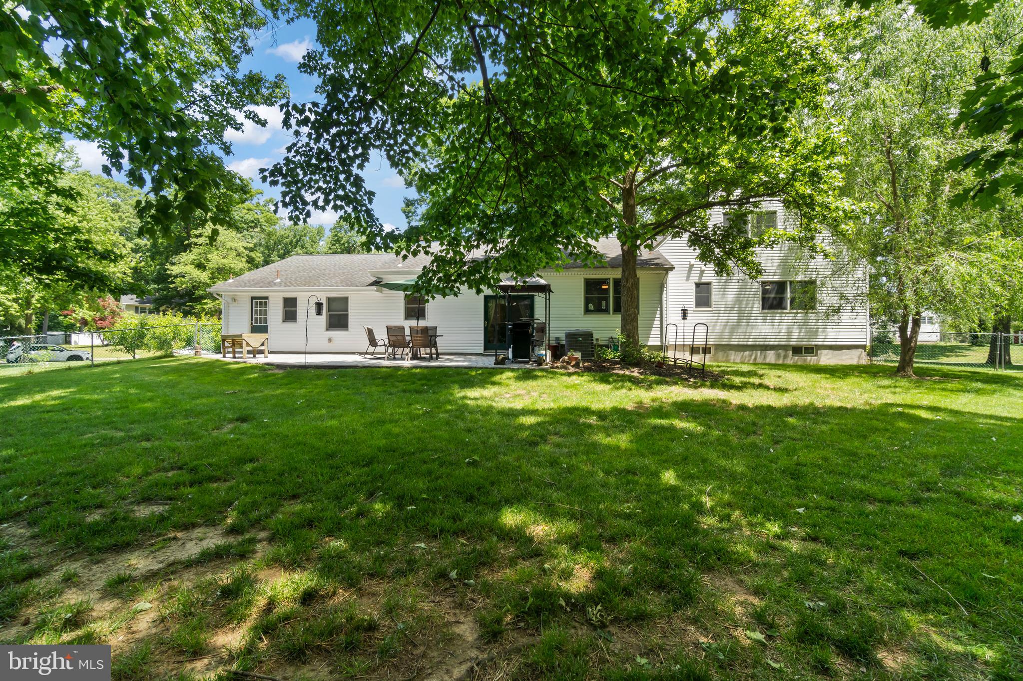 2 HOLLY DRIVE