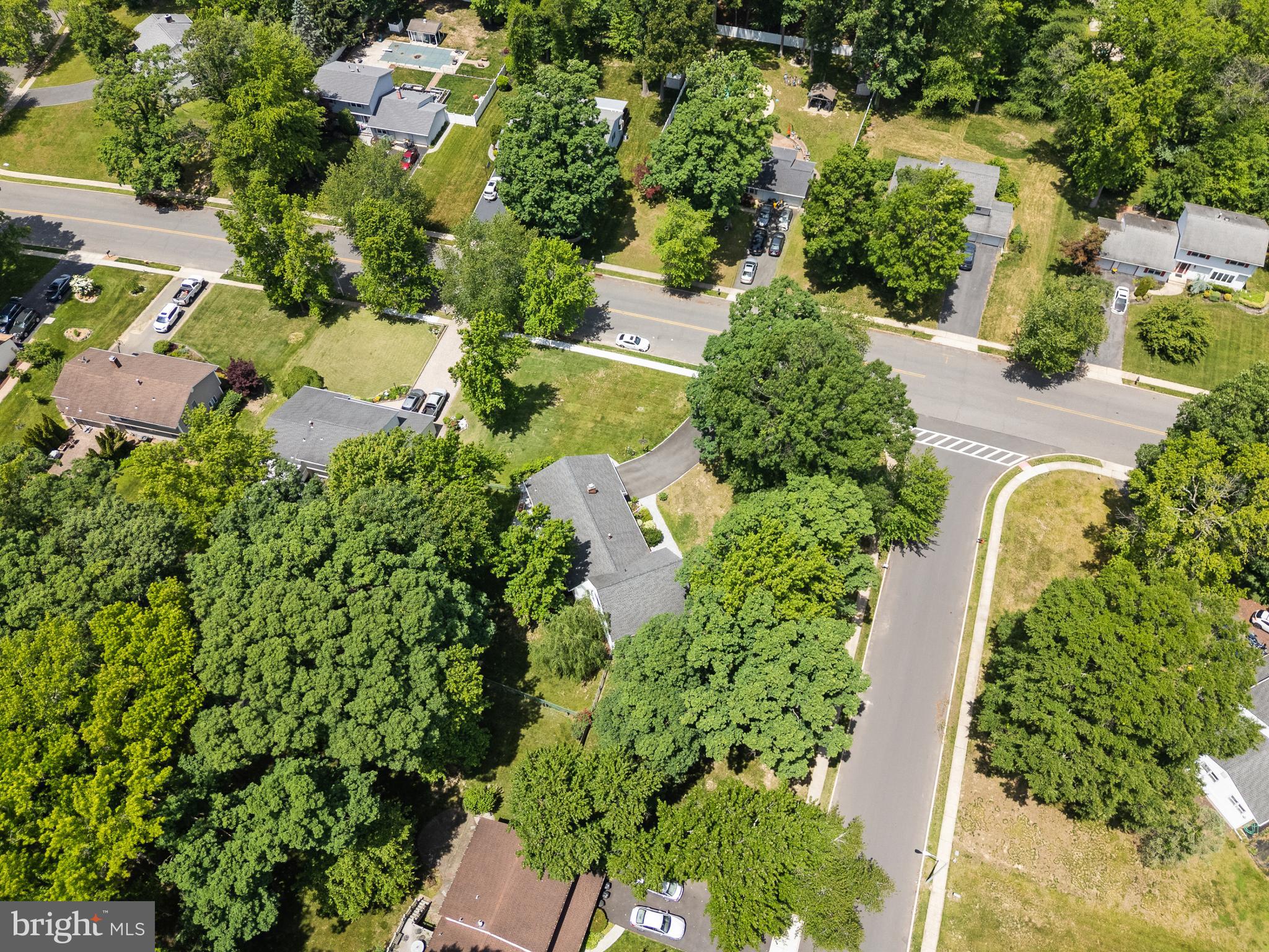2 HOLLY DRIVE