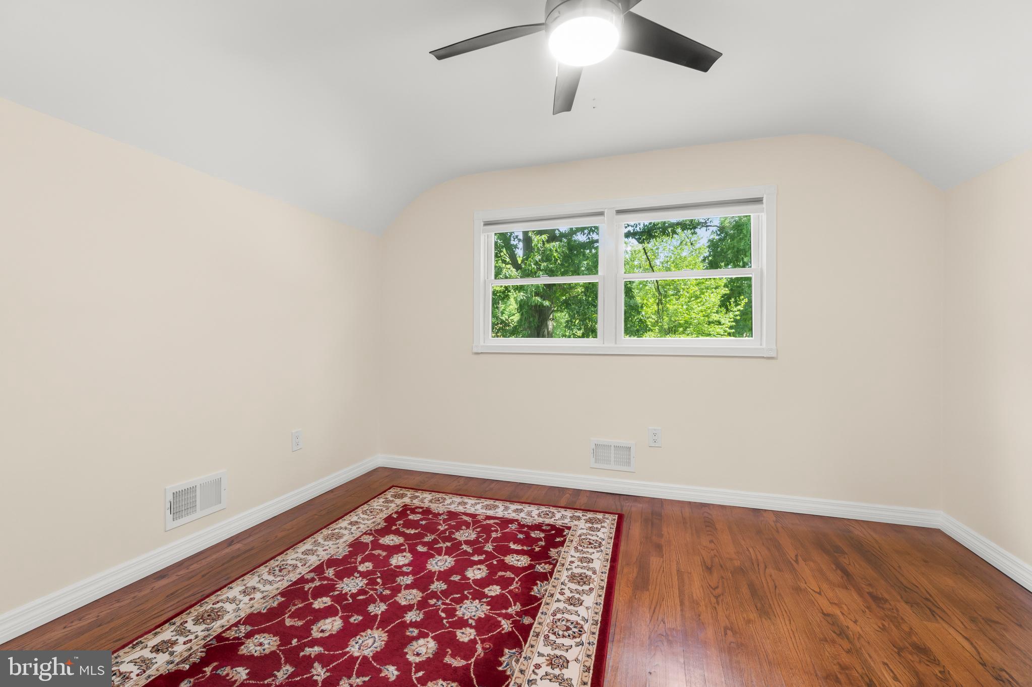 2 HOLLY DRIVE