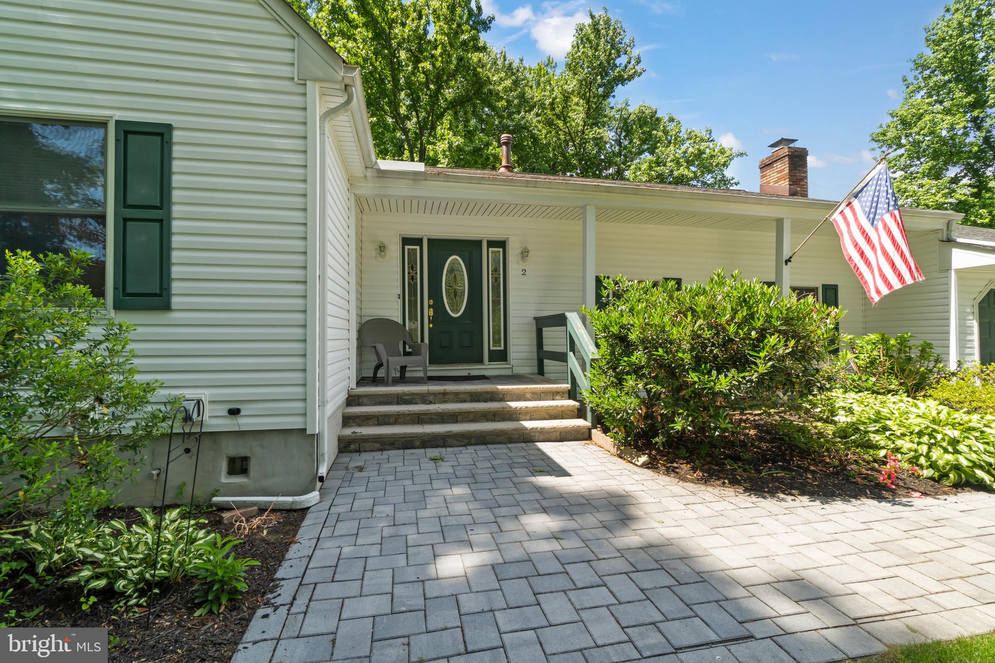 2 HOLLY DRIVE