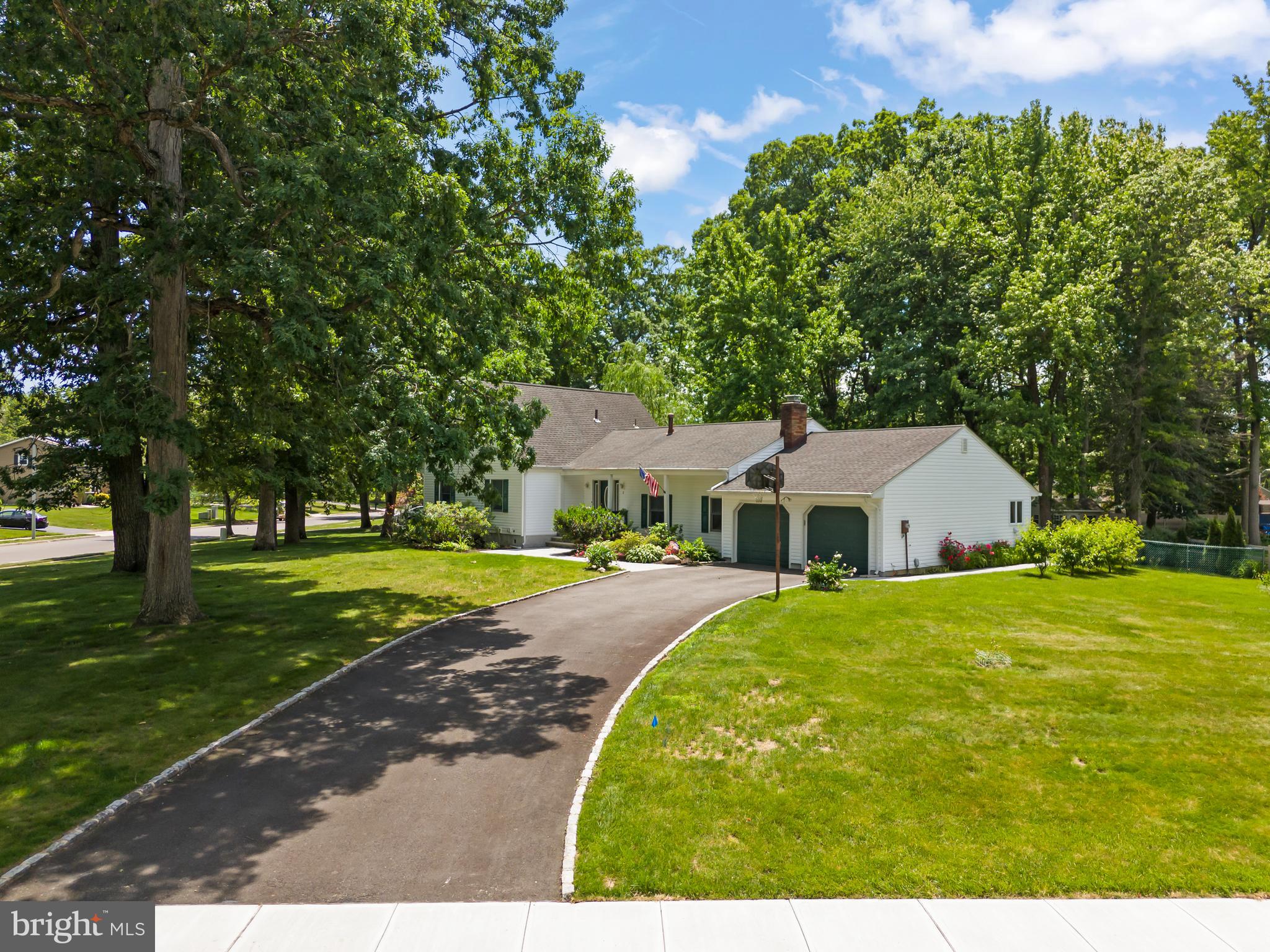 2 HOLLY DRIVE