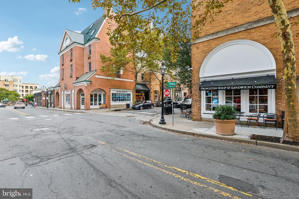 31 PALMER SQUARE W Unit: A
