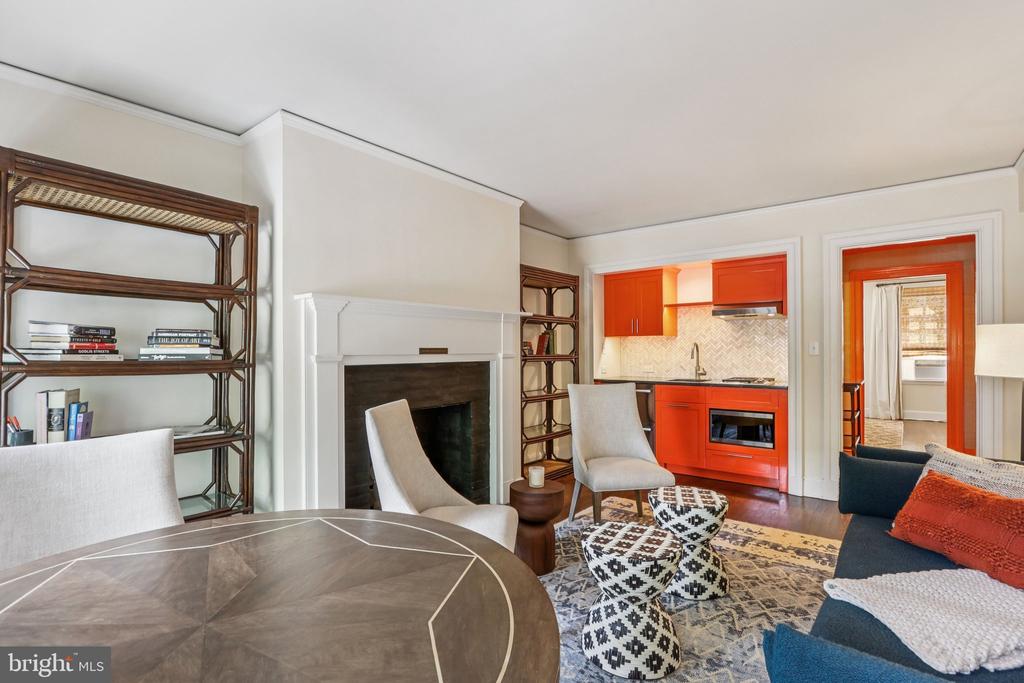31 PALMER SQUARE W Unit: A