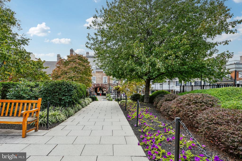 31 PALMER SQUARE W Unit: A