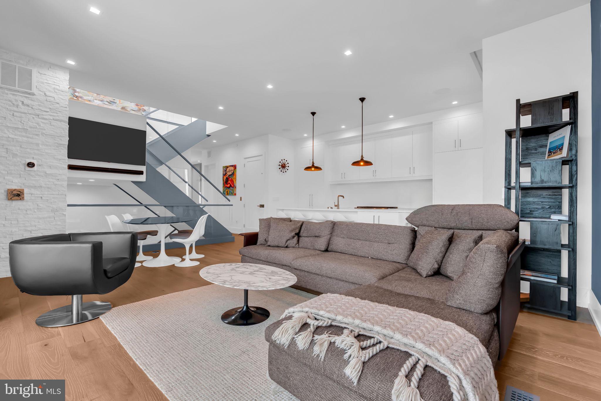 200 OCEAN AVENUE N 8