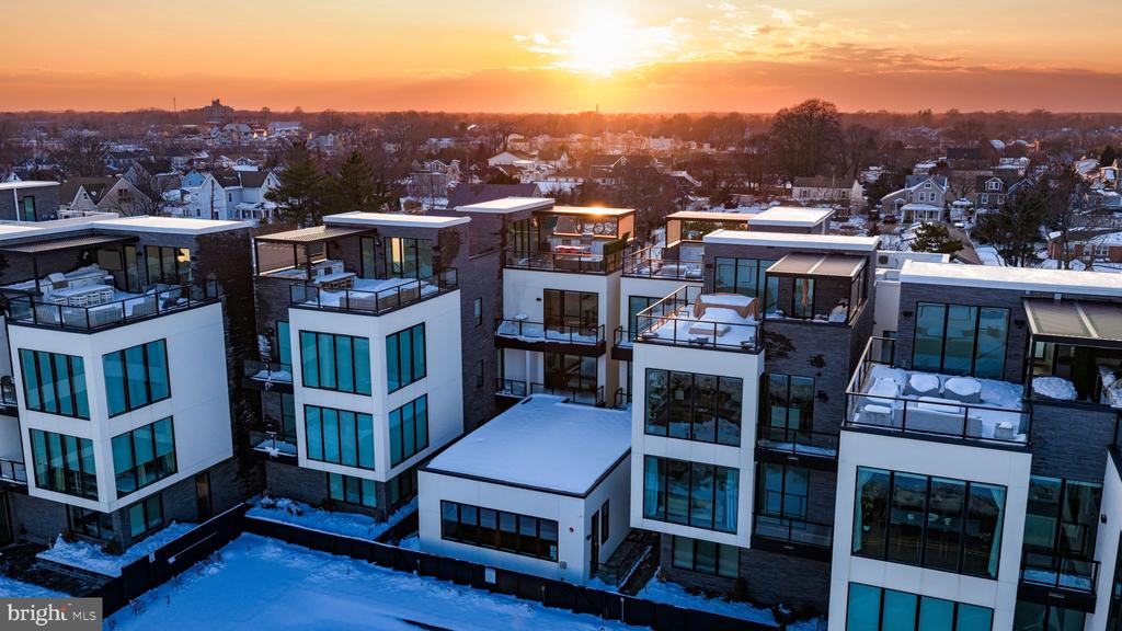 200 OCEAN AVENUE N 8