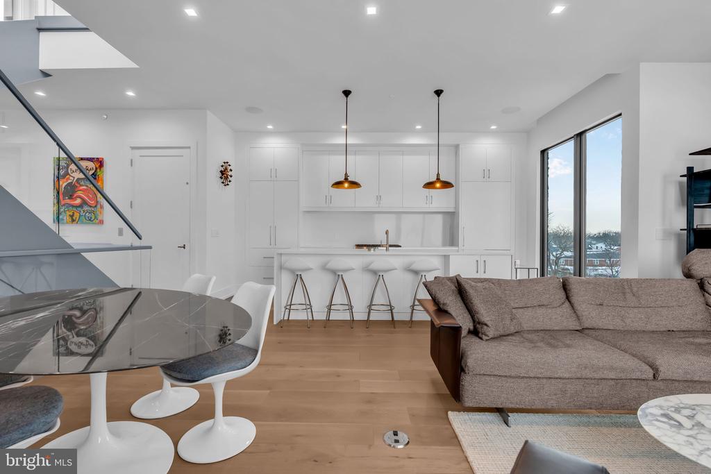 200 OCEAN AVENUE N 8