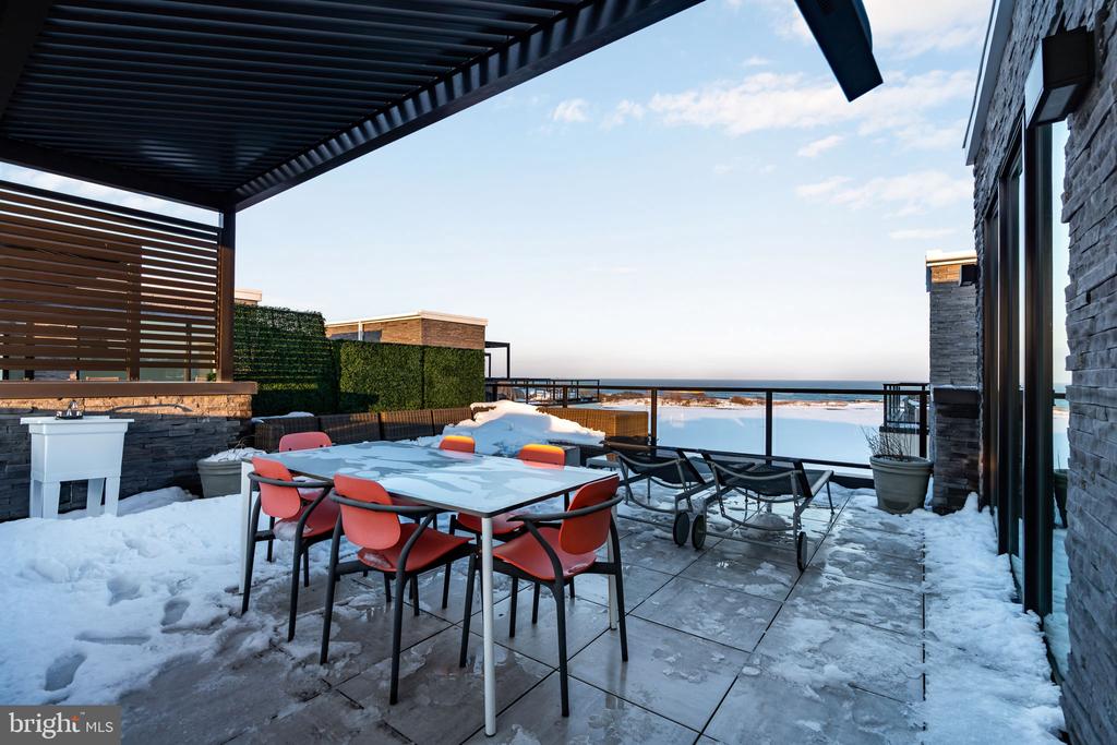 200 OCEAN AVENUE N 8