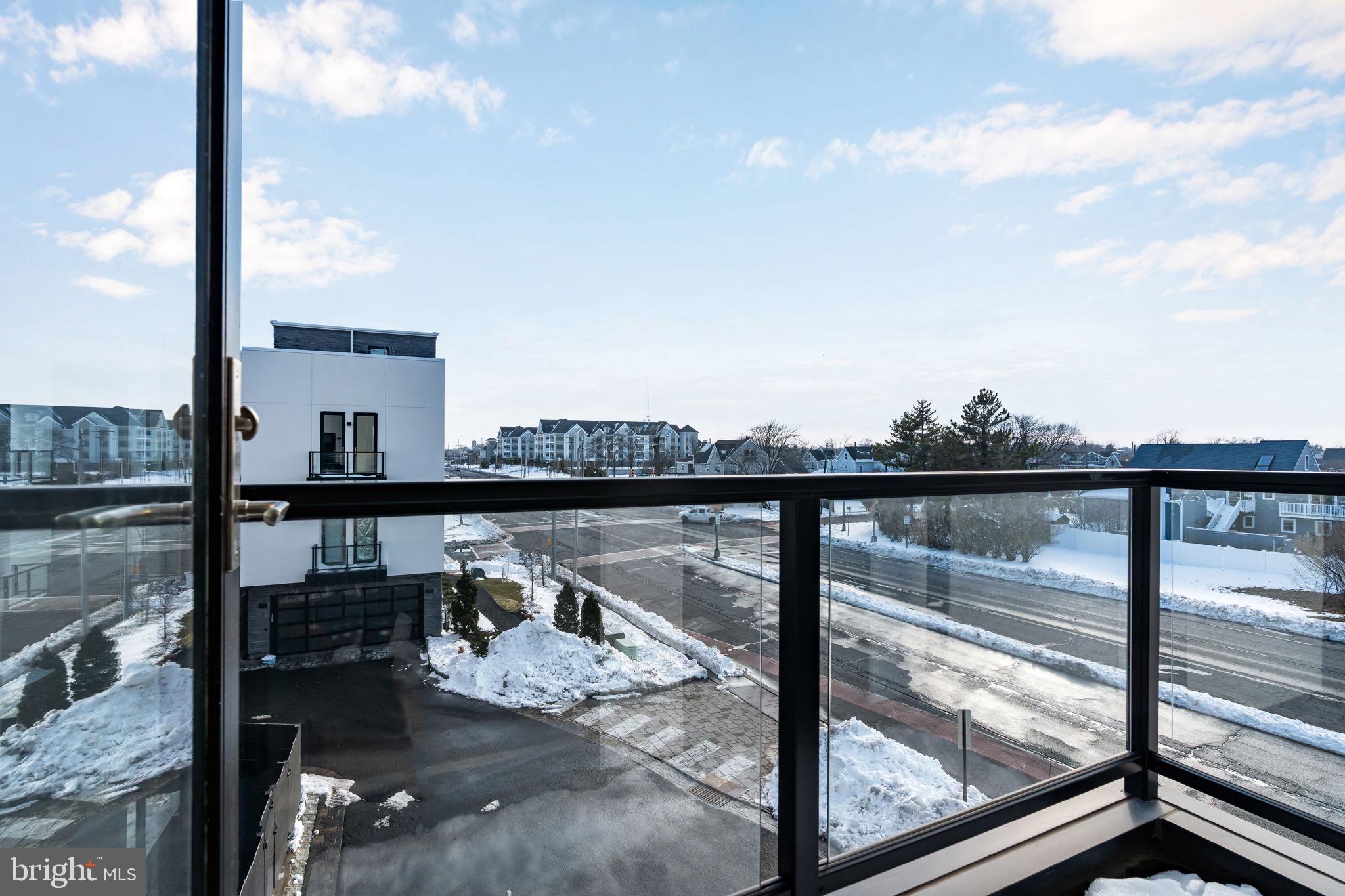 200 OCEAN AVENUE N 8