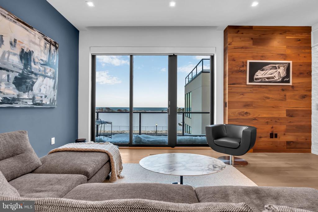 200 OCEAN AVENUE N 8