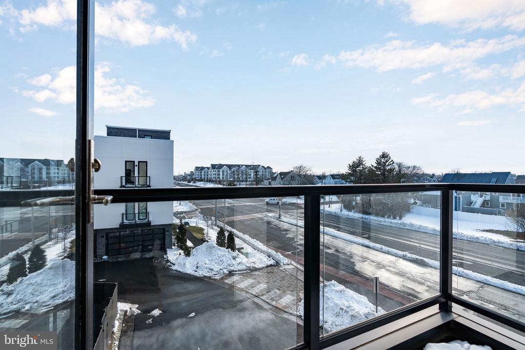 200 OCEAN AVENUE N 8
