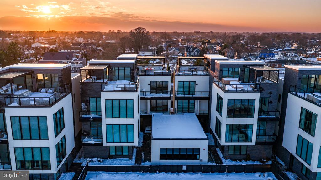 200 OCEAN AVENUE N 8