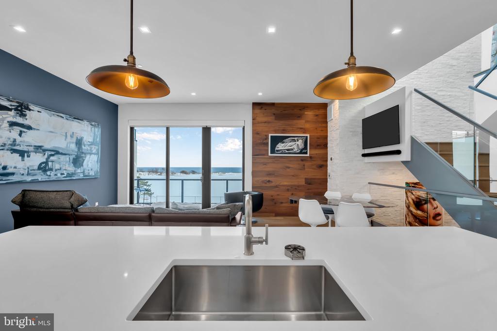 200 OCEAN AVENUE N 8